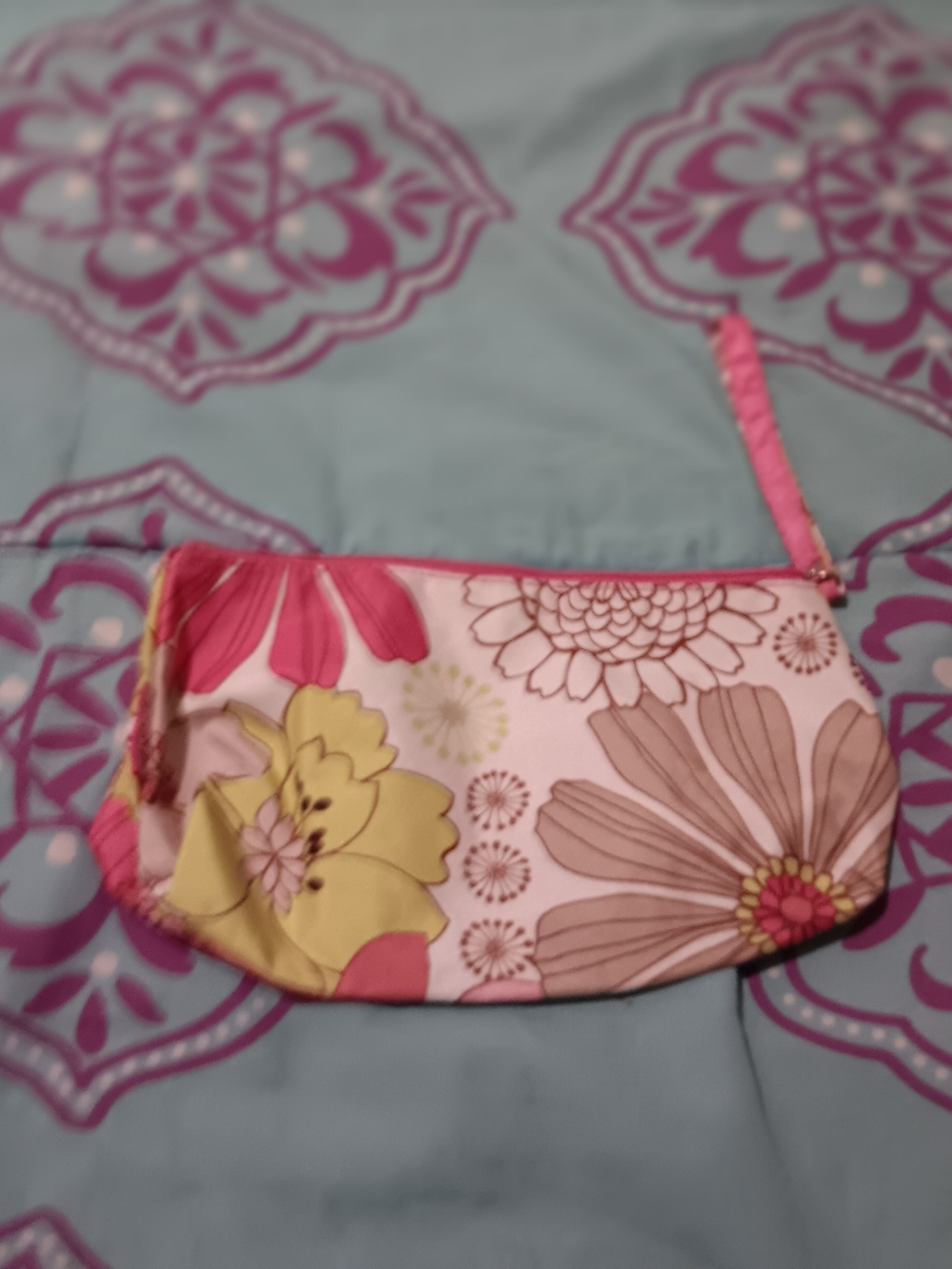 Clinique 🍑 Pink Yellow Floral Cosmetic Bag
